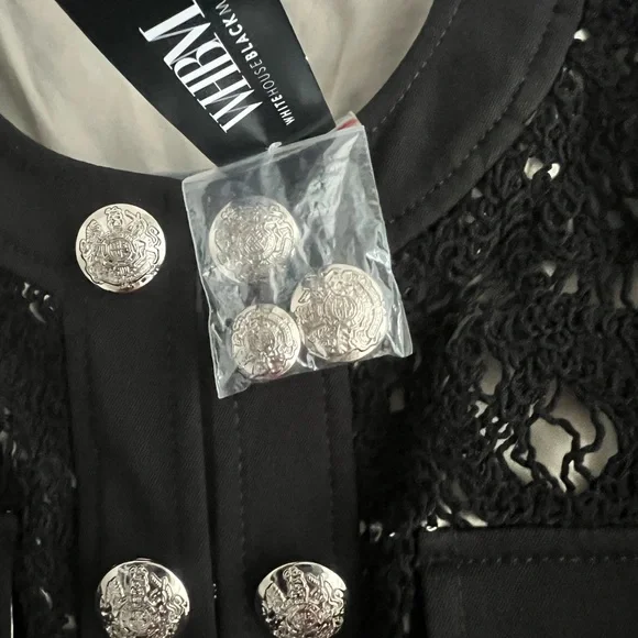 NWT White House Black Market Black Lace Stylist Blazer - Size 6 - Picture 5 of 7